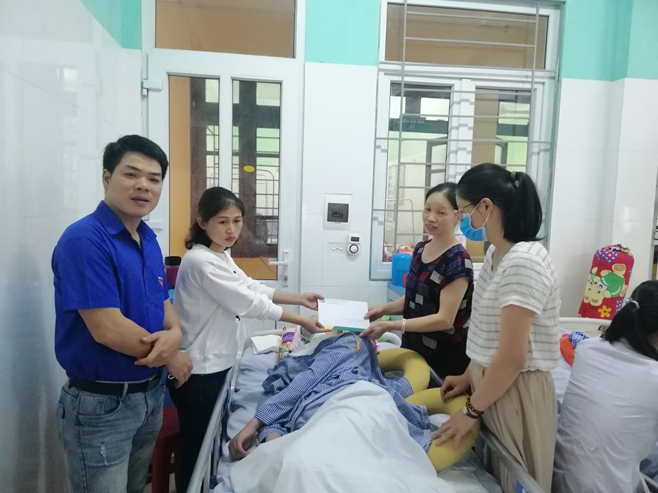 TƯƠNG THÂN TƯƠNG ÁI – LÁ LÀNH ĐÙM LÁ RÁCH ỦNG HỘ EM TỐNG VĂN MINH